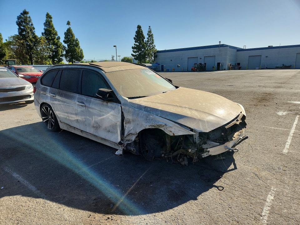 2018 BMW 3 series VIN WBA8K3C52JA023858 COPART salvage auction — ALL OVER, CA - LIEN PAPERS-SALVAGE OR AC, sold $425 on 2026-08-18 (photo 4)