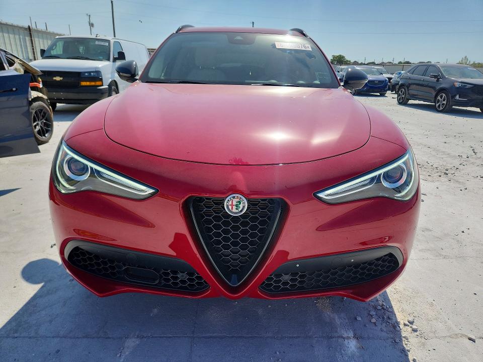 2020 Alfa romeo Stelvio VIN ZASPAKBN1L7C94480 COPART salvage auction — REAR END, TX - SALVAGE VEHICLE TITLE, sold $9,300 on 2026-09-25 (photo 5)