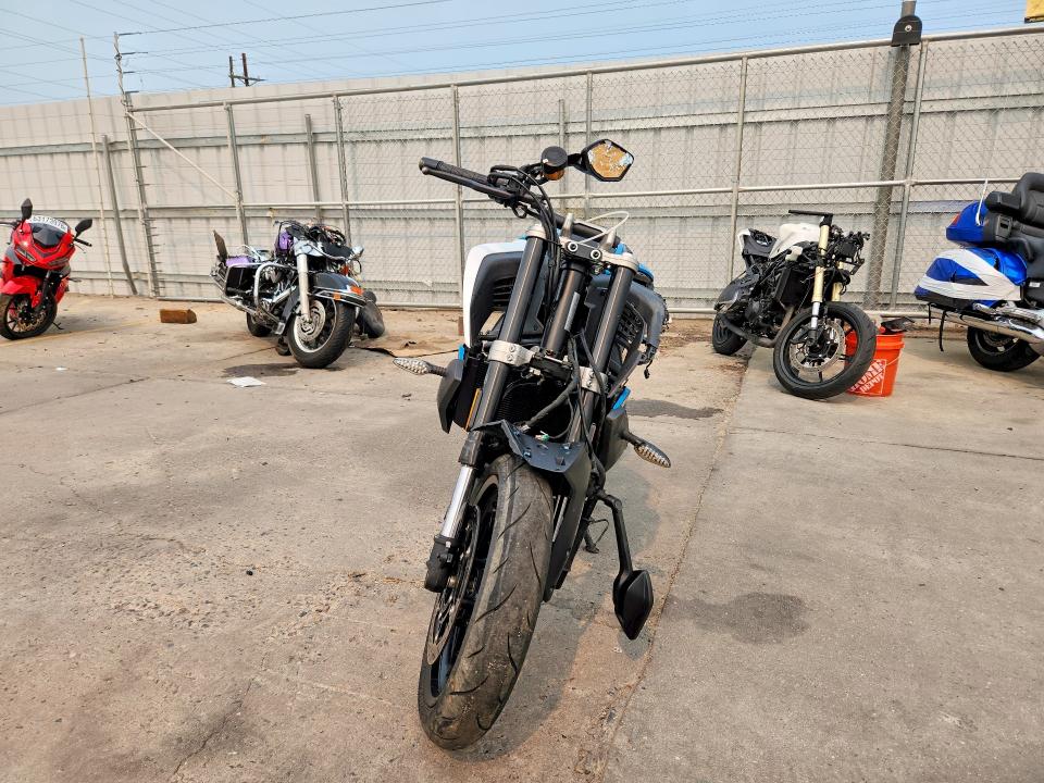 2024 Cf moto 450nk VIN LCEPESLB7R6000614 COPART salvage auction — SIDE, CO - PUBLIC - SALVAGE TITLE, sold $550 on 2026-09-29 (photo 2)