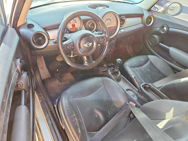 2011 Mini Cooper VIN WMWSU3C53BT098199 COPART salvage auction — MINOR DENT/SCRATCHES, Ca - Dis/Dlr/Exp Only Clean Title, sold $400 on 2026-08-07 (photo 8)