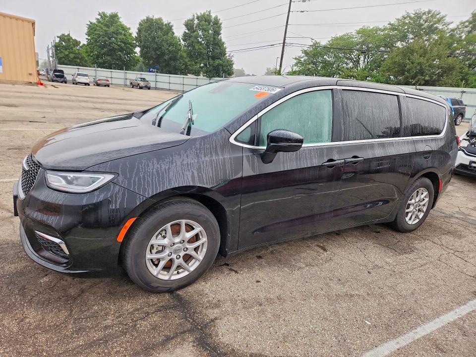 2024 Chrysler Pacifica VIN 2C4RC1BG5RR136674 — COPART salvage auction photo