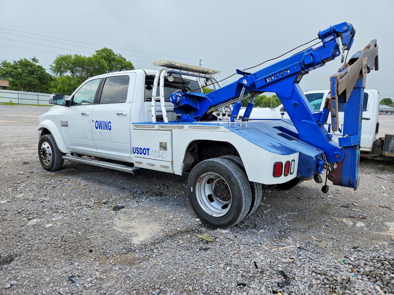 2015 Ram 5500 VIN 3C7WRNEL7FG551467 COPART salvage auction — Minor Dent/Scratches, TN - CERT OF TITLE-REBUILT VEHICLE (P), sold $17,200 on 2026-09-11 (photo 2)