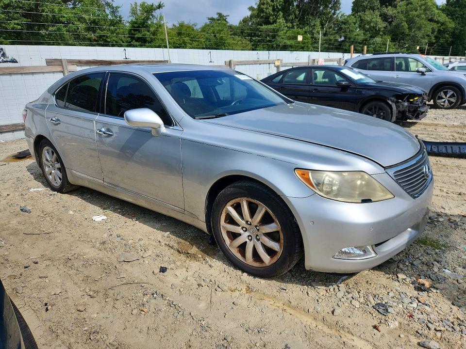 2007 Lexus LS 460 VIN JTHBL46F975050796 COPART salvage auction — NORMAL WEAR, DE - CERTIFICATE OF TITLE, sold $300 on 2026-09-10 (photo 4)