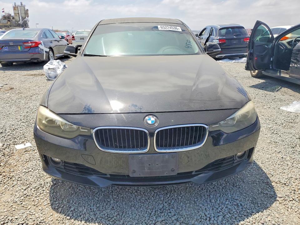 2013 BMW 3er VIN WBA3C1C55DF443276 COPART salvage auction — MECHANICAL, Ca - Dis/Dlr/Exp Only Clean Title, sold $800 on 2026-08-18 (photo 5)