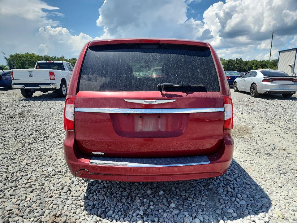 2015 Chrysler Voyager VIN 2C4RC1BG1FR752920 COPART salvage auction — MINOR DENT/SCRATCHES, Fl - Certificate Of Title, sold $1,782 on 2026-08-29 (photo 6)