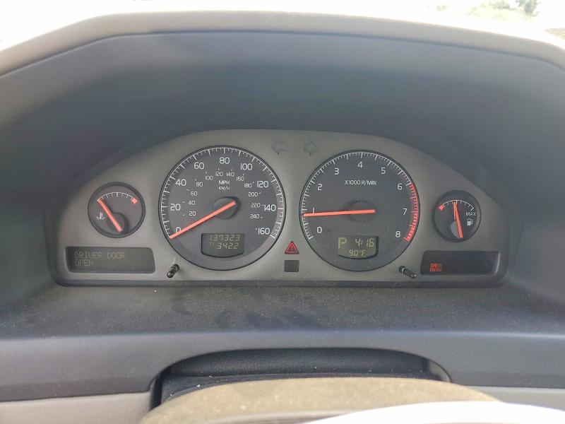 2001 Volvo V70 VIN YV1SZ58D511019166 COPART salvage auction — SIDE, CT - CERT OF TITLE-SALVAGE, sold $500 on 2026-08-14 (photo 9)