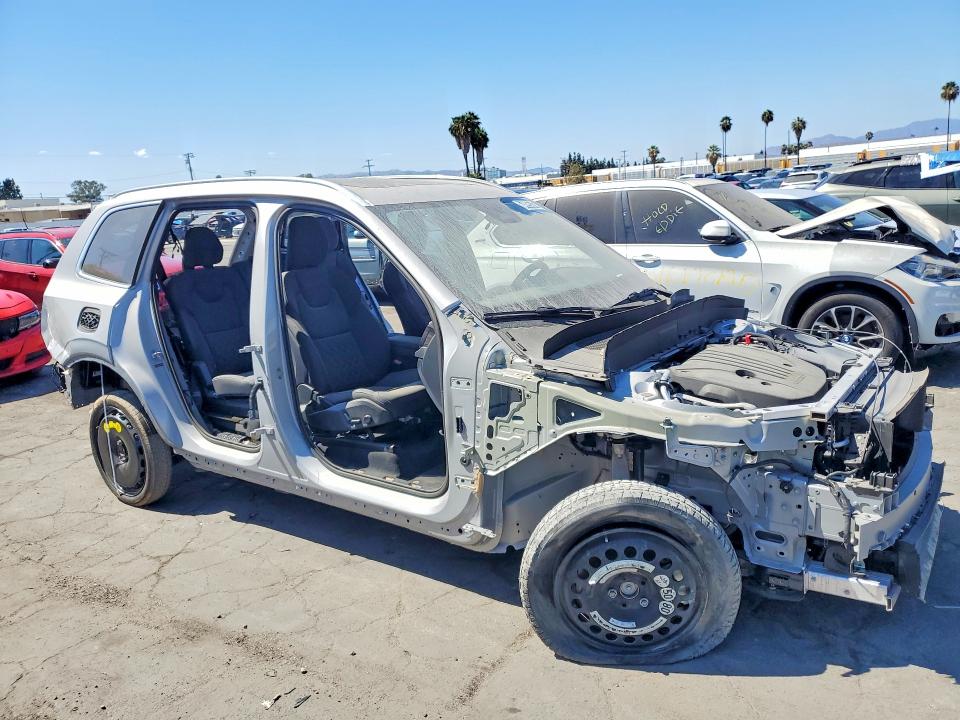 2025 Volvo Xc90 VIN YV4M12PB1S1362799 COPART salvage auction — STRIPPED, CA - CERTIFICATE OF TITLE, sold $2,000 on 2026-08-20 (photo 4)