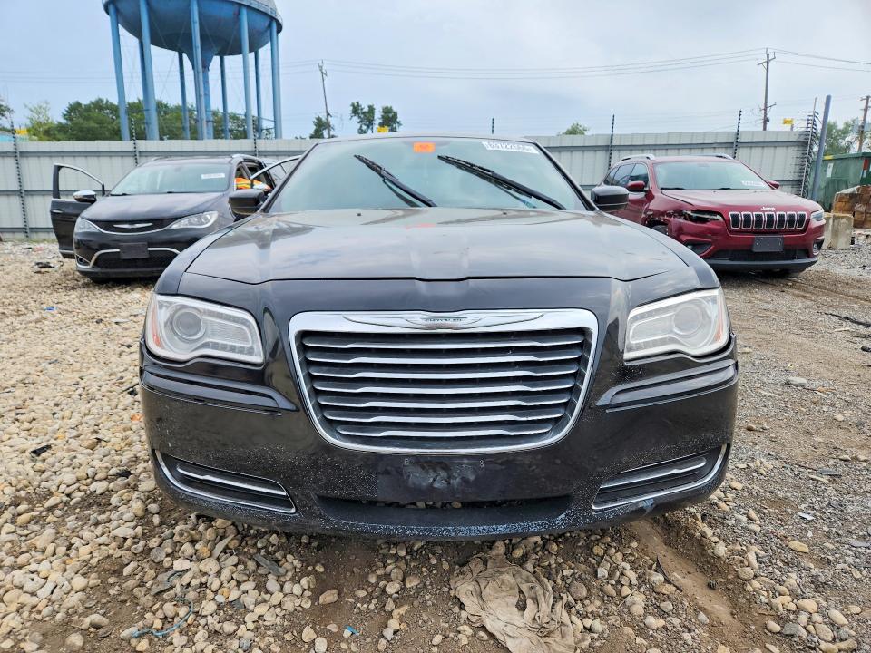 2014 Chrysler 300 VIN 2C3CCAAG4EH217760 COPART salvage auction — WATER/FLOOD, Salvage Title, sold $225 on 2026-10-07 (photo 5)