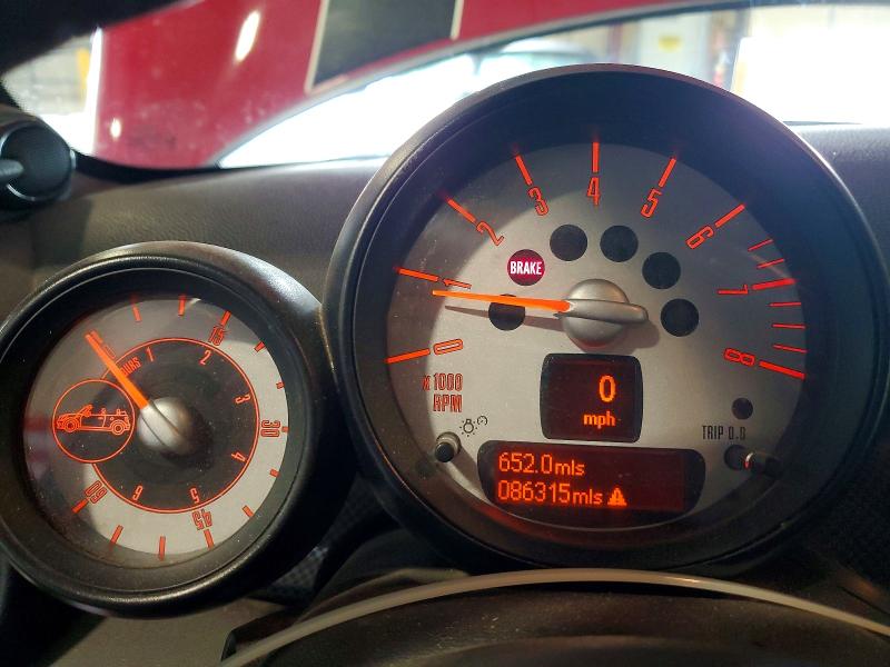 2014 Mini Cooper VIN WMWZP3C57ET298190 COPART salvage auction — NORMAL WEAR, Salvage Title, sold $2,150 on 2026-09-02 (photo 9)