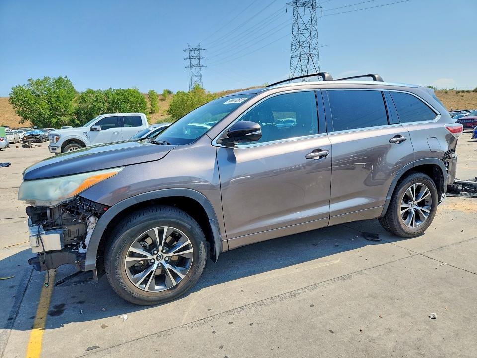 2016 Toyota Highlander VIN 5TDJKRFH8GS267359 — COPART salvage auction photo
