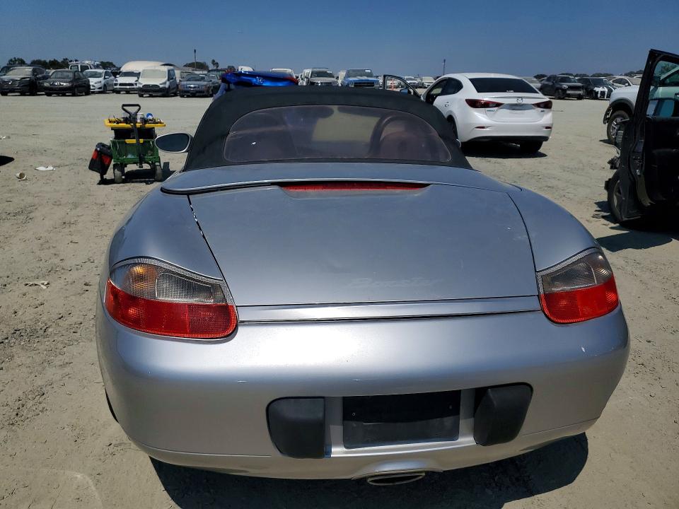 2000 Porsche Boxster VIN WP0CA2989YU624592 COPART salvage auction — MINOR DENT/SCRATCHES, Ca - Dis/Dlr/Exp Only Clean Title, sold $1,550 on 2026-08-22 (photo 6)