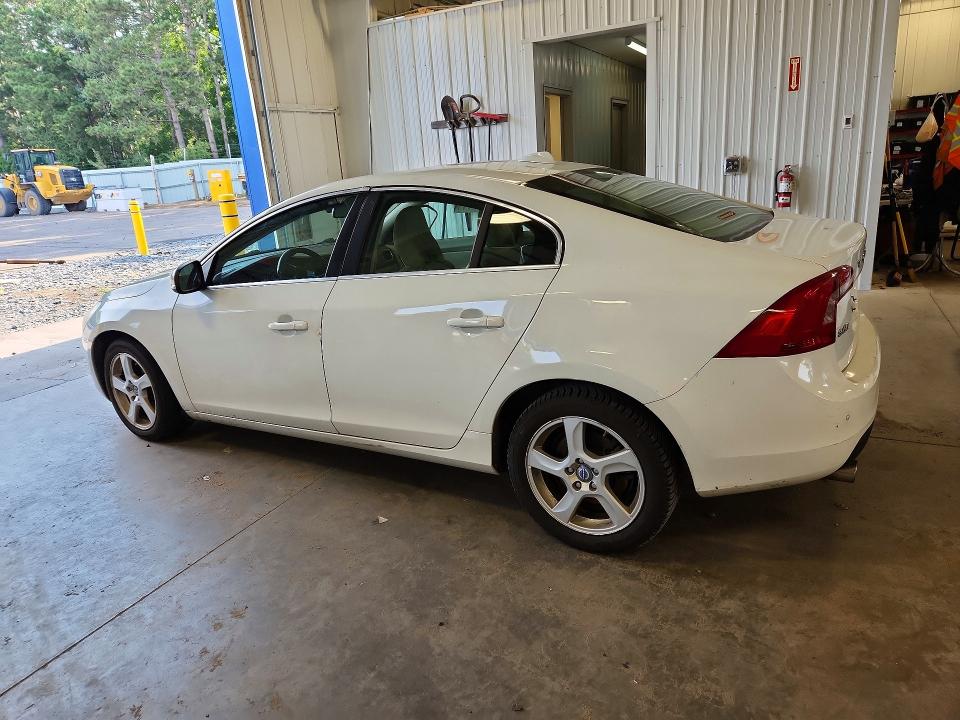 2013 Volvo S60 VIN YV1612FH9D2184004 COPART salvage auction — WATER/FLOOD, MN - CERT OF TITLE-PR SALV FLOOD, sold $250 on 2026-08-06 (photo 2)