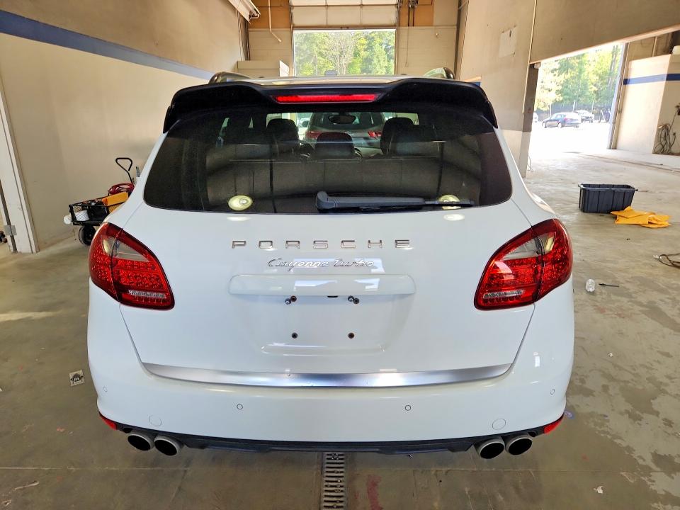 2014 Porsche Cayenne VIN WP1AC2A20ELA80928 COPART salvage auction — MINOR DENT/SCRATCHES, WV - CERTIFICATE OF TITLE (P), sold $1,200 on 2026-09-16 (photo 6)