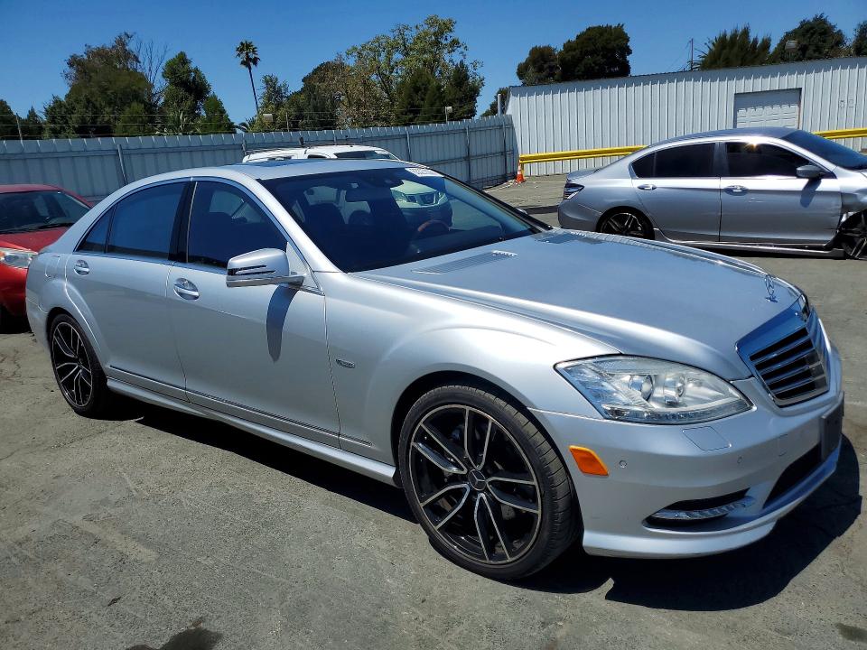 2012 Mercedes-benz S-klasse VIN WDDNG7DBXCA437174 COPART salvage auction — MINOR DENT/SCRATCHES, Ca - Salvage Certificate, sold $2,500 on 2026-08-07 (photo 4)