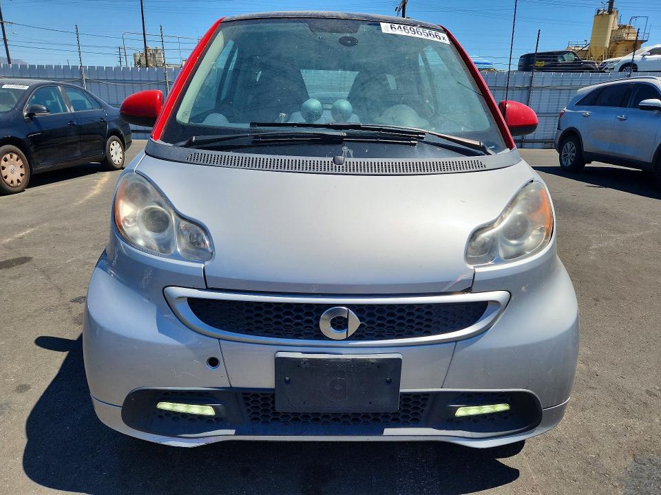 2015 Smart Fortwo VIN WMEEJ9AA7FK836157 COPART salvage auction — REAR END, Ca - Cert Of Title-Salvaged, sold $525 on 2026-08-19 (photo 5)