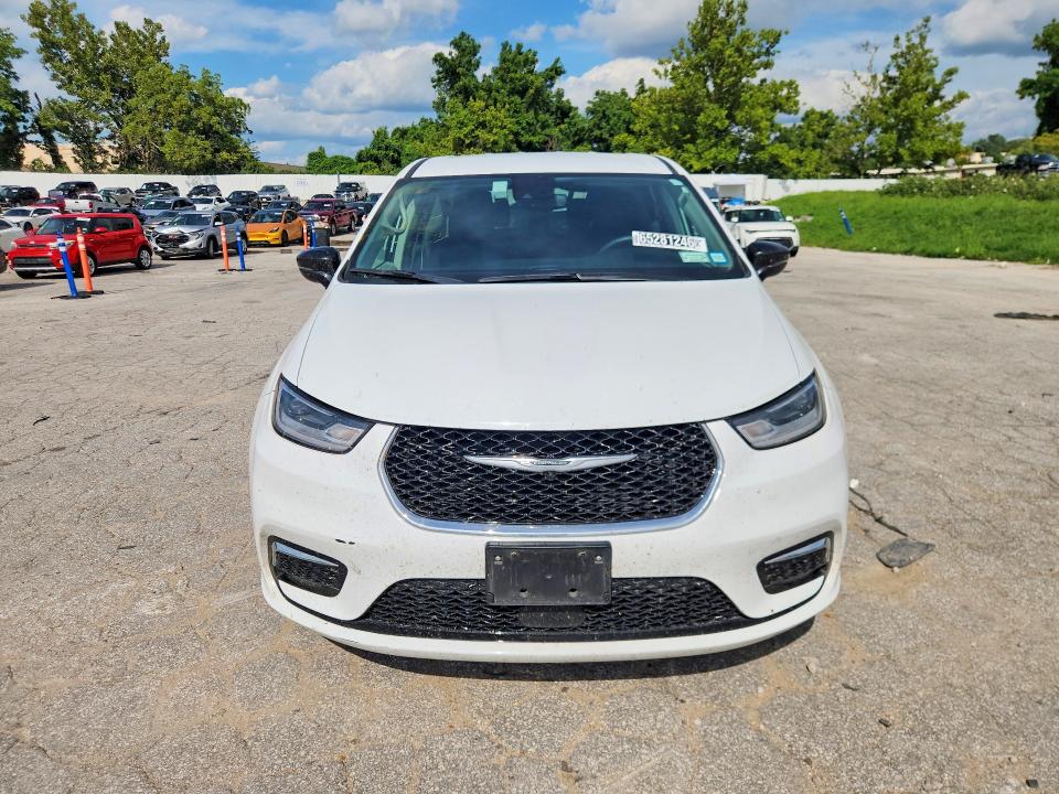 2024 Chrysler Pacifica VIN 2C4RC1S74RR153403 COPART salvage auction — SIDE, IA - CERTIFICATE OF TITLE, sold $13,800 on 2026-08-19 (photo 5)