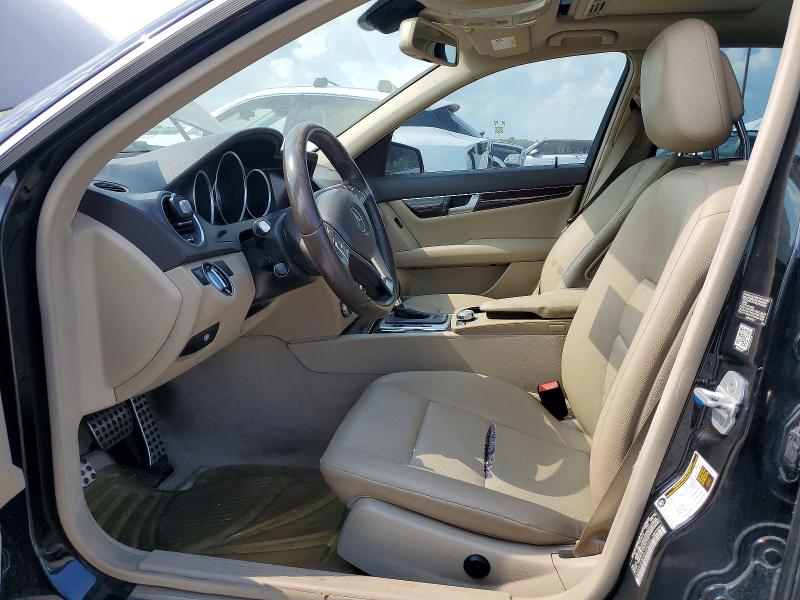 2014 Mercedes-benz C-klasse VIN WDDGF4HB0EA954653 COPART salvage auction — WATER/FLOOD, Tx - Salvage Title-Flood Damage, sold $500 on 2026-08-07 (photo 7)