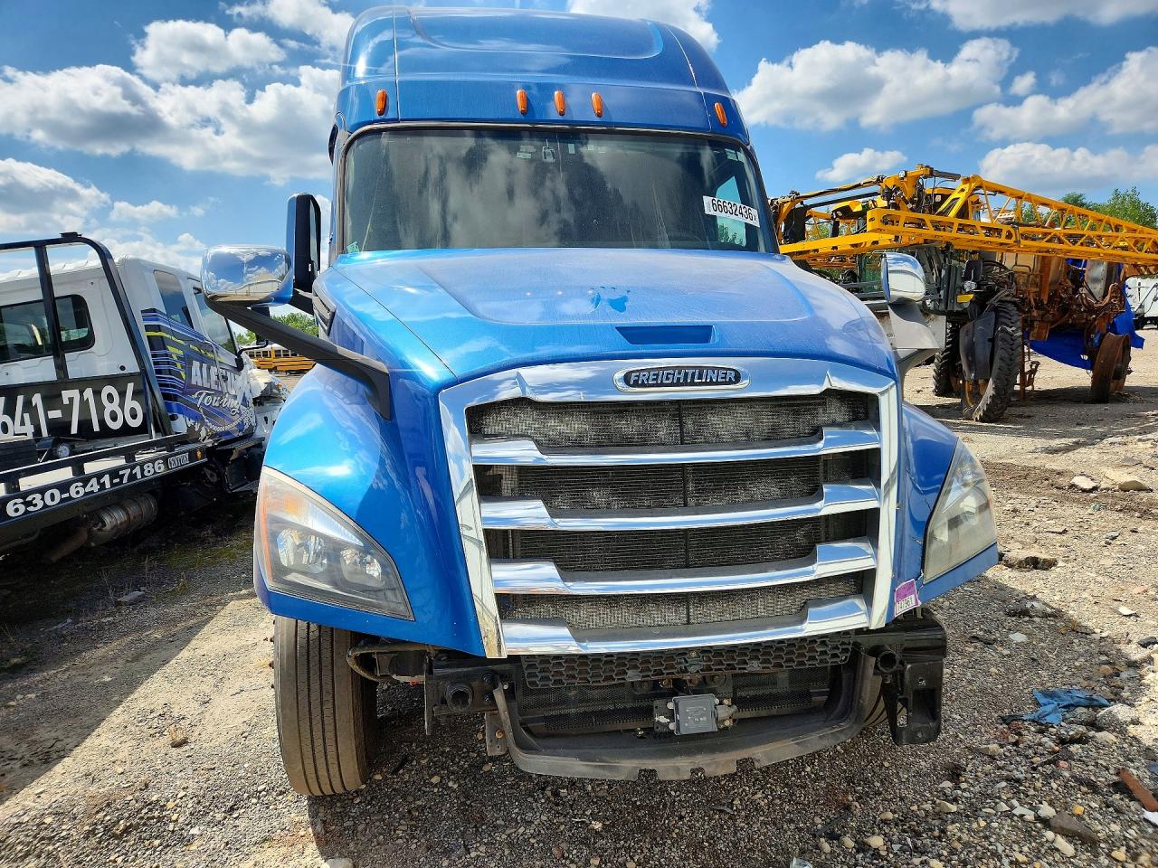 2020 VIN 3AKJHHDR0LSKC5695 COPART salvage auction — Normal Wear, Sc - Salvage Title, sold $11,900 on 2026-09-24 (photo 5)