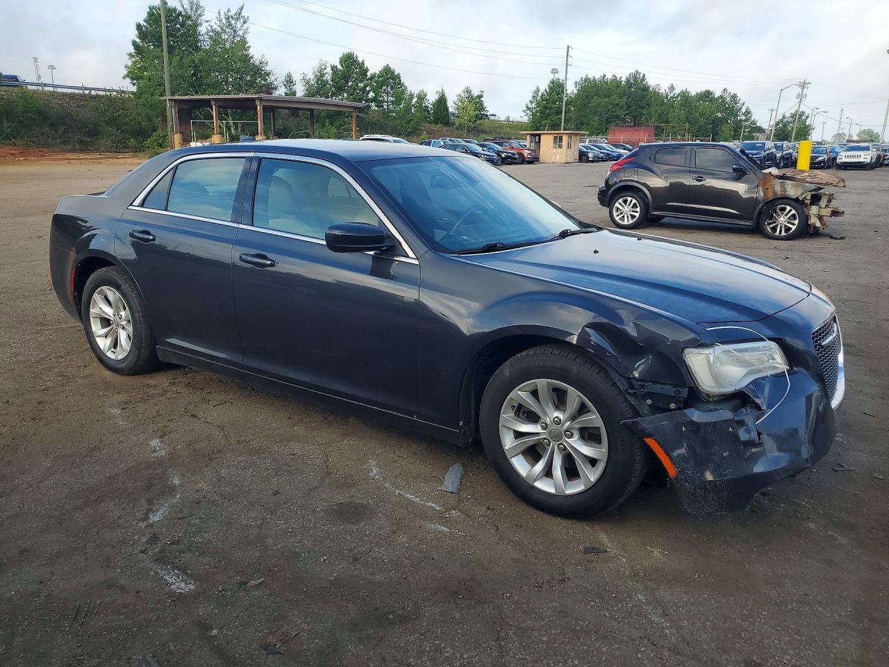 2015 Chrysler 300 VIN 2C3CCAAG8FH893713 COPART salvage auction — Front End, SC - CERTIFICATE OF TITLE (P), sold $2,950 on 2026-09-09 (photo 4)