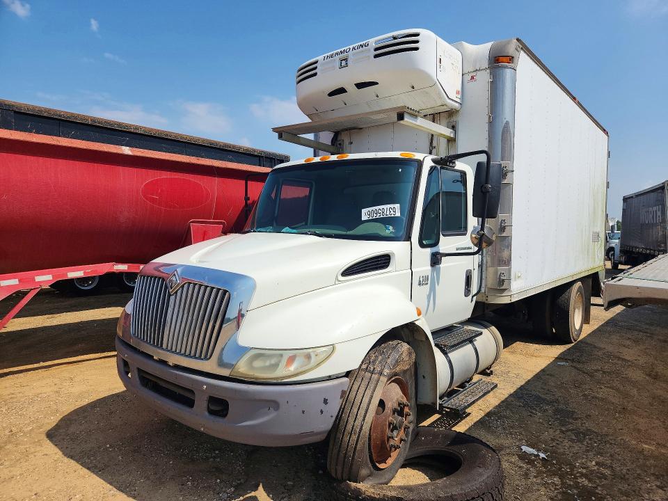 2007 International VIN 1HTMMAAL07H470676 COPART salvage auction — MINOR DENT/SCRATCHES, AL - CERTIFICATE OF TITLE, sold $1,200 on 2026-10-09 (photo 1)