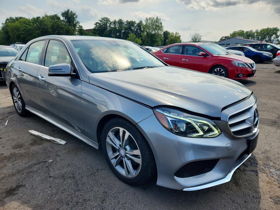 2014 Mercedes-benz E-klasse VIN WDDHF8JB9EB017526 COPART salvage auction — REAR END, Salvage Title, sold $8,100 on 2026-08-18 (photo 4)