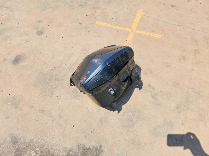 2017 Ducati Multistrada VIN ZDM12BWW7HB018084 COPART salvage auction — MINOR DENT/SCRATCHES, AZ - CERTIFICATE OF TITLE, sold $3,600 on 2026-08-13 (photo 9)