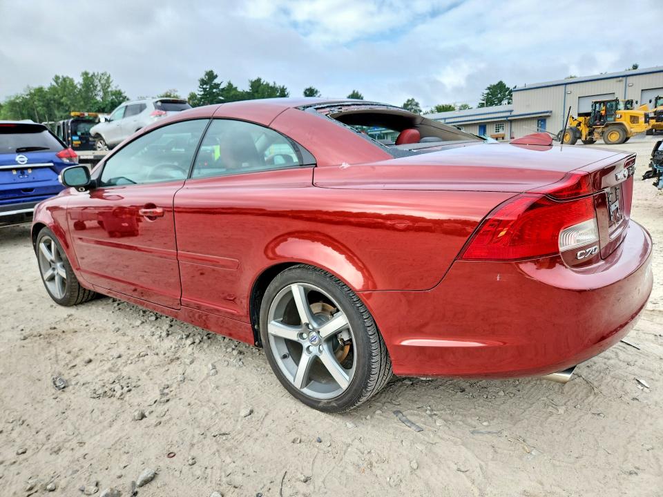 2011 Volvo C70 VIN YV1672MC5BJ110006 COPART salvage auction — ROOF, MA - CERT OF TITLE-RECONSTRCTD COLL, sold $4,050 on 2026-08-20 (photo 2)