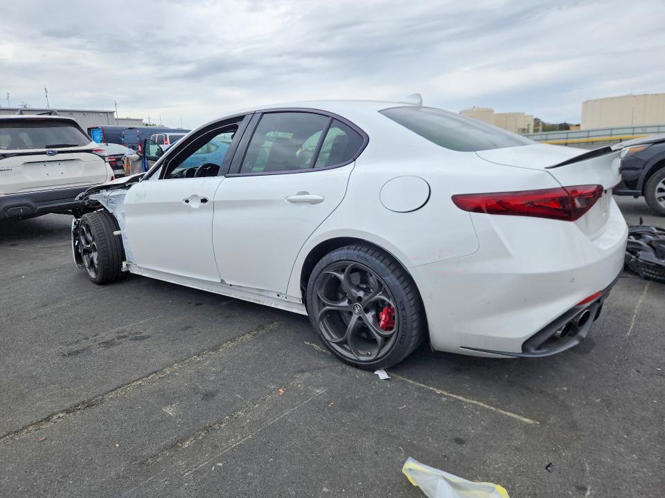 2018 Alfa romeo Giulia VIN ZARFAEAV2J7583572 COPART salvage auction — FRONT END, Ca - Salvage Certificate, sold $19,200 on 2026-09-04 (photo 2)