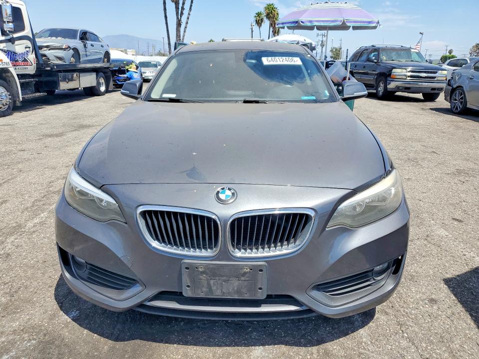 2014 BMW 2er VIN WBA1F5C51EVV98985 COPART salvage auction — NORMAL WEAR, Ca - Dis/Dlr/Exp Only Clean Title, sold $1,700 on 2026-08-20 (photo 5)