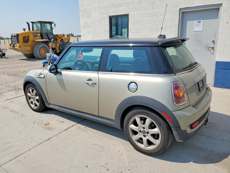 2009 Mini Cooper VIN WMWMF73569TT94340 COPART salvage auction — MECHANICAL, UT - CERTIFICATE OF TITLE, sold $150 on 2026-08-17 (photo 2)