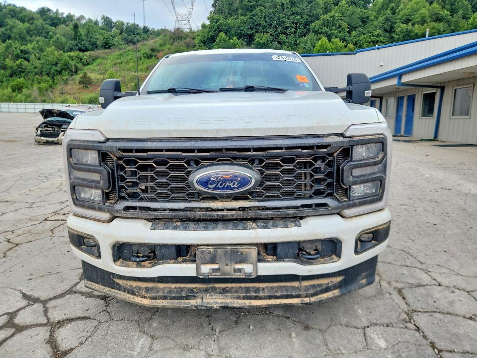 2023 Ford F250 VIN 1FT8W2BT4PEC80510 COPART salvage auction — WATER/FLOOD, Salvage Title, sold $14,900 on 2026-08-27 (photo 5)
