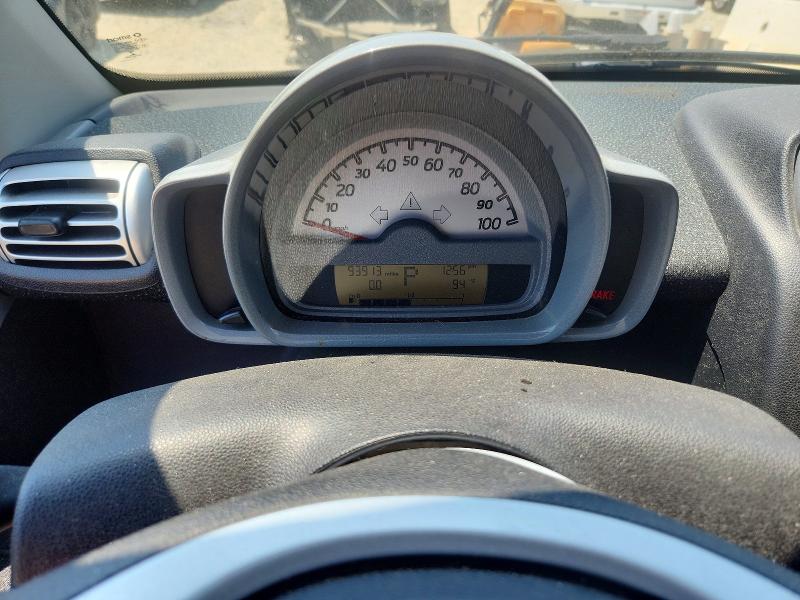 2009 Smart Fortwo VIN WMEEJ31X09K295118 COPART salvage auction — MINOR DENT/SCRATCHES, CA - DIS/DLR/EXP APP FOR DUP CLEAN, sold $525 on 2026-08-18 (photo 9)