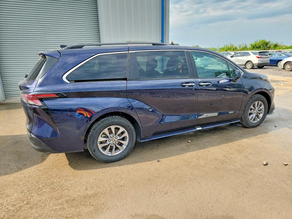 2024 Toyota Sienna VIN 5TDYRKEC6RS206070 COPART salvage auction — FRONT END, Ca - Certificate Of Title, sold $17,100 on 2026-08-19 (photo 3)
