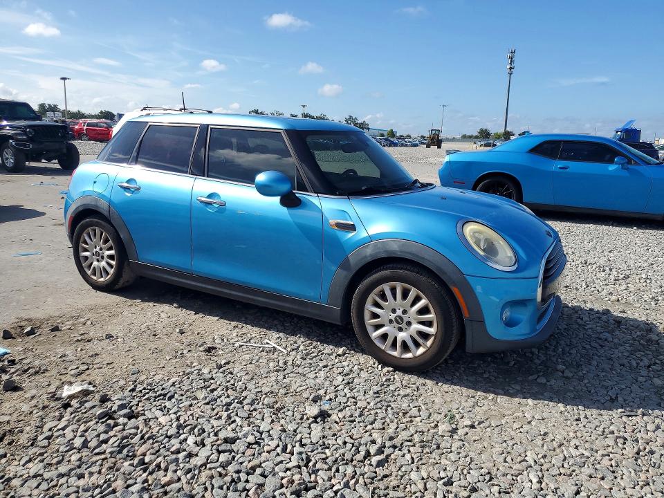 2016 Mini Cooper VIN WMWXU1C56G2D08658 COPART salvage auction — SIDE, Fl - Cert Of Title Slvg Rebuildable, sold $400 on 2026-08-12 (photo 4)