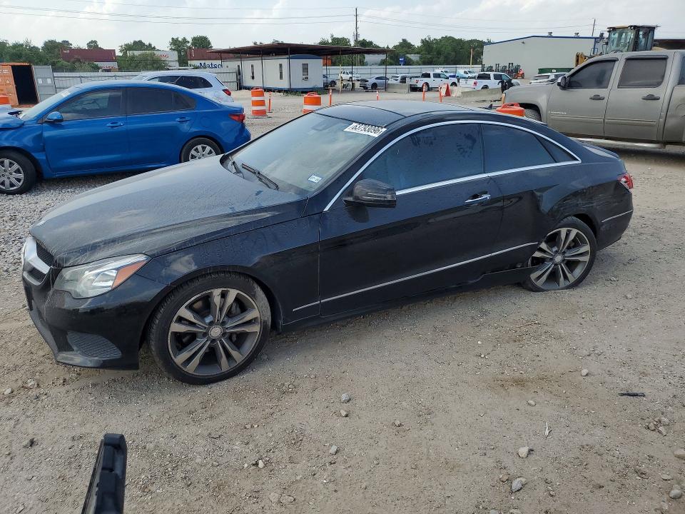2014 Mercedes-benz E-klasse VIN WDDKJ5KB7EF270788 COPART salvage auction — REAR END, Tx - Salvage Vehicle Title, sold $3,150 on 2026-08-13 (photo 1)