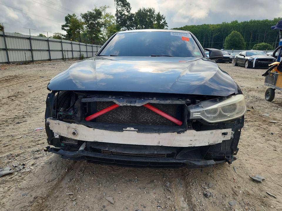 2013 BMW 3er VIN WBA3B3C5XDF535708 COPART salvage auction — FRONT END, Va - Cert Of Title - Salvage, sold $425 on 2026-08-11 (photo 5)