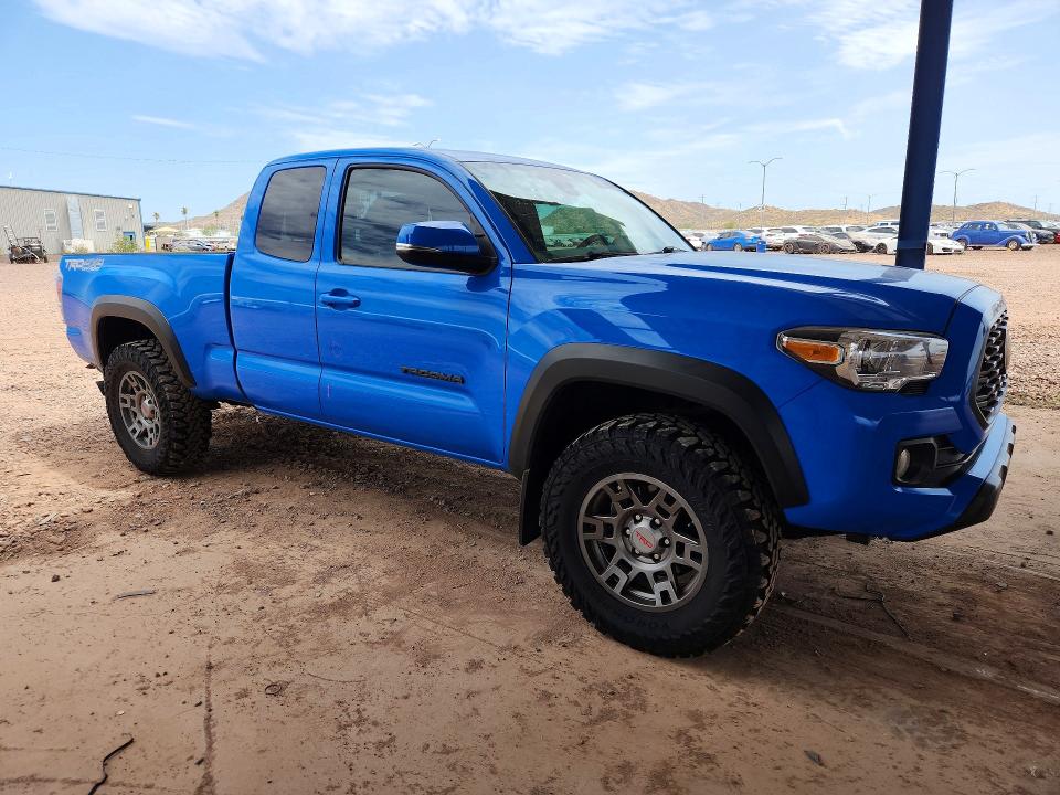 2020 Toyota Tacoma VIN 3TYSZ5AN3LT000862 COPART salvage auction — REAR END, AZ - CERT OF TITLE - SALVAGE, sold $10,800 on 2026-08-25 (photo 4)