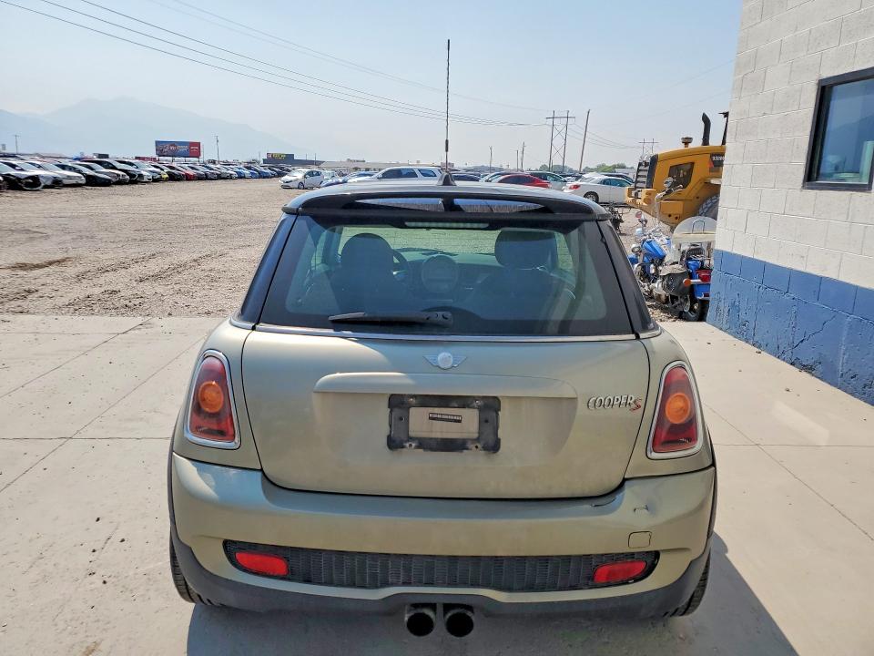 2009 Mini Cooper VIN WMWMF73569TT94340 COPART salvage auction — MECHANICAL, UT - CERTIFICATE OF TITLE, sold $150 on 2026-08-17 (photo 6)