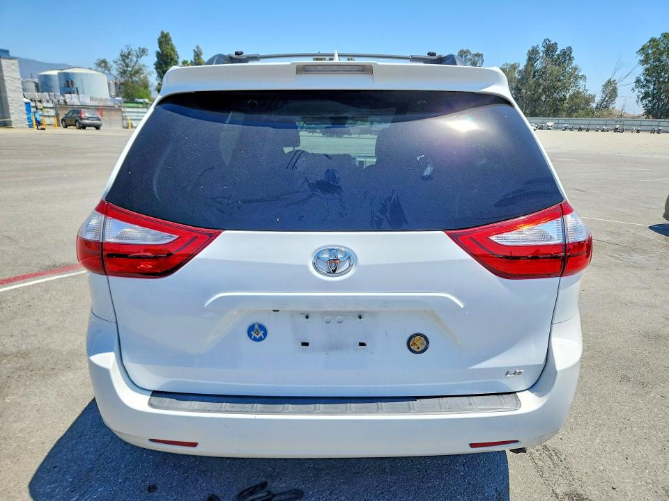 2018 Toyota Sienna VIN 5TDKZ3DC4JS908082 COPART salvage auction — FRONT END, CA - SALVAGE CERTIFICATE, sold $4,000 on 2026-08-27 (photo 6)