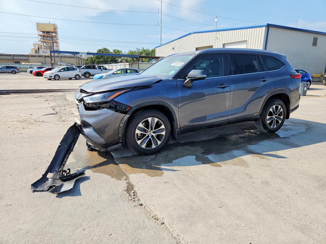 2023 Toyota Highlander VIN 5TDKDRAH3PS025178 — COPART salvage auction photo