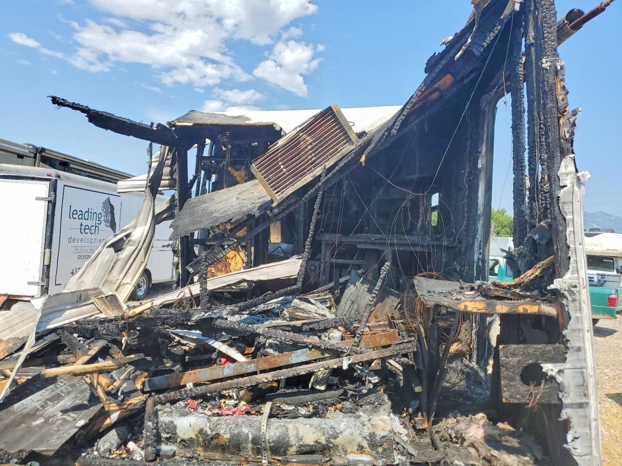 2001 Forest river Salem VIN 4X4FSMA281C004626 COPART salvage auction — Burn, UT - SALVAGE CERTIFICATE, sold $1 on 2026-08-31 (photo 6)