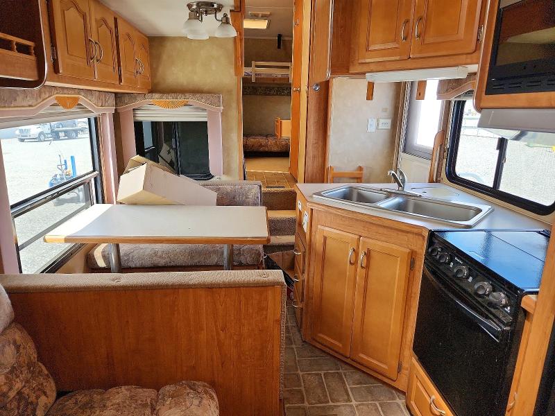 2007 Foresriver VIN 4X4FWCH297V015796 COPART salvage auction — HAIL, CO - CERTIFICATE OF TITLE, sold $3,600 on 2026-09-15 (photo 5)