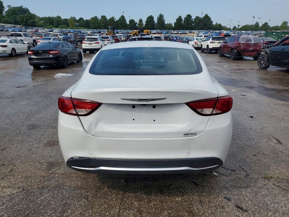 2015 Chrysler 200 VIN 1C3CCCAB2FN712466 COPART salvage auction — MINOR DENT/SCRATCHES, Mo - Certificate Of Title, sold $575 on 2026-08-20 (photo 6)