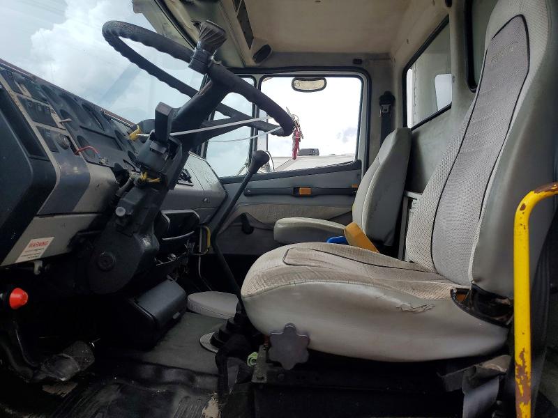 1998 Frht - freightliner VIN 1FV6HLAC3WH922077 COPART salvage auction — FRONT END, FL - CERTIFICATE OF DESTRUCTION, sold $6,900 on 2026-09-02 (photo 7)