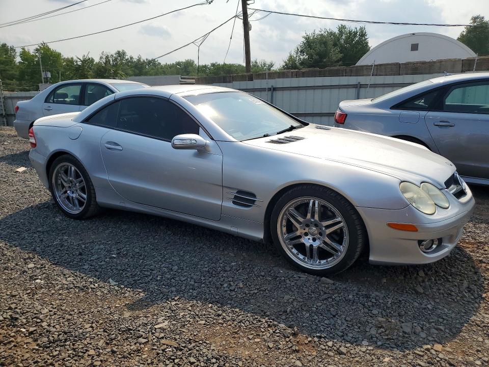 2007 Mercedes-benz Sl-class VIN WDBSK71F37F122453 COPART salvage auction — MINOR DENT/SCRATCHES, OK - CERT OF TITLE-SALVAGE, sold $600 on 2026-08-18 (photo 4)