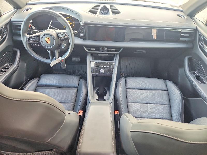 2025 Porsche Macan VIN WP1AA2XA1SL000355 COPART salvage auction — REAR END, Il - Salvage Certificate, sold $41,750 on 2026-10-01 (photo 8)