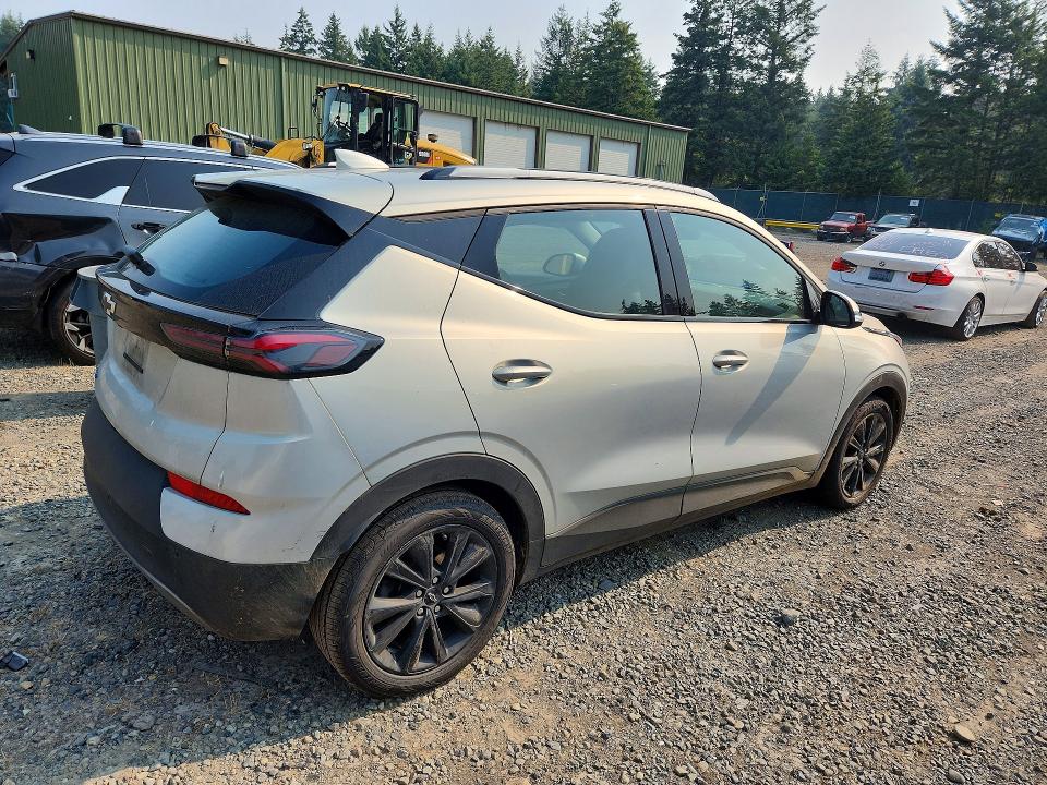 2022 Chevrolet Bolt euv VIN 1G1FY6S00N4123504 COPART salvage auction — NORMAL WEAR, Or - Certificate Of Title, sold $13,507 on 2026-08-25 (photo 3)