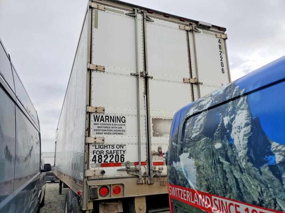 2015 Utility trailer VIN 1UYVS2485FU407701 COPART salvage auction — FRONT END, IL - DIS/DLR/EXP ONLY CLEAN TITLE (P), sold $60 on 2026-09-08 (photo 2)
