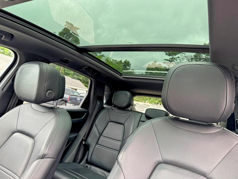 2019 Porsche Cayenne VIN WP1AA2AY3KDA07262 COPART salvage auction — MINOR DENT/SCRATCHES, Wi - Certificate Of Title (P), sold $15,600 on 2026-08-06 (photo 6)