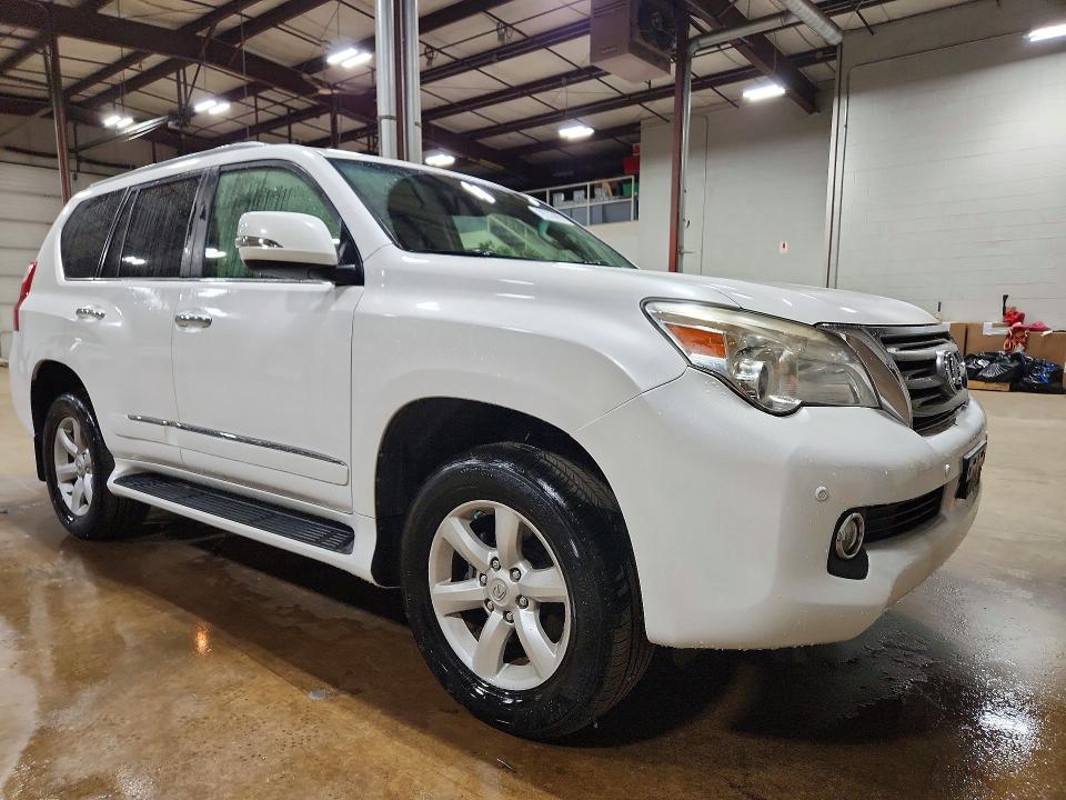 2013 Lexus Gx 460 VIN JTJBM7FX2D5061818 COPART salvage auction — MINOR DENT/SCRATCHES, CT - CERTIFICATE OF TITLE (P), sold $9,100 on 2026-08-25 (photo 4)